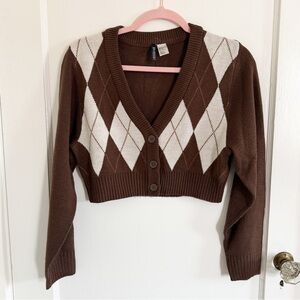 H&M BROWN ARGYLE CROPPED CARDIGAN SWEATER